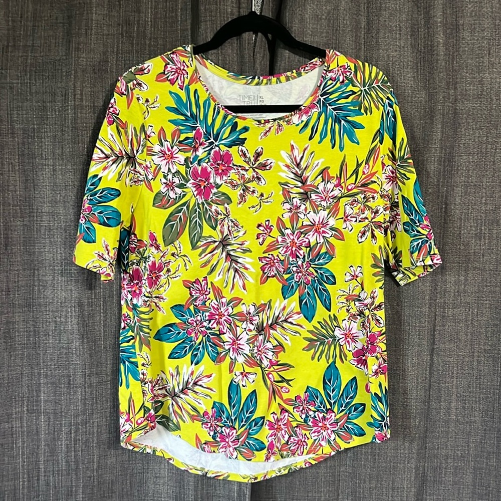 Time and tru yellow floral short sleeve tshirt size XL